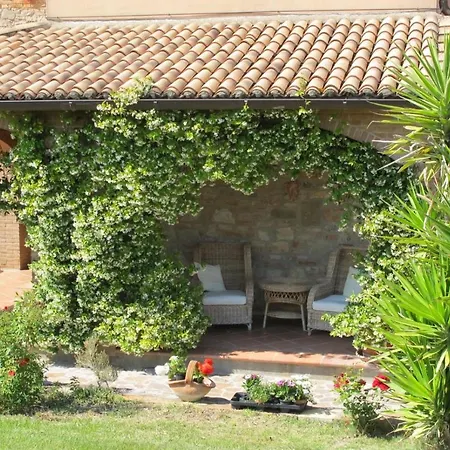 Holiday home Vaiano Sleeps 14 Pool Wifi