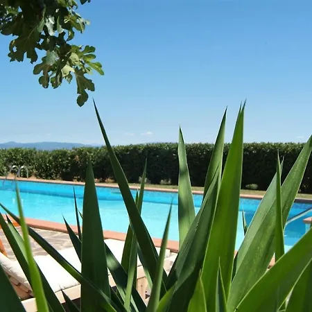 Vaiano Sleeps 14 Pool Wifi